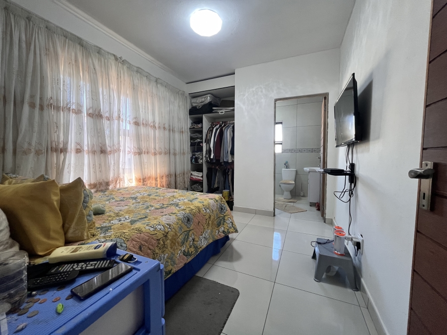 5 Bedroom Property for Sale in Wilkoppies North West